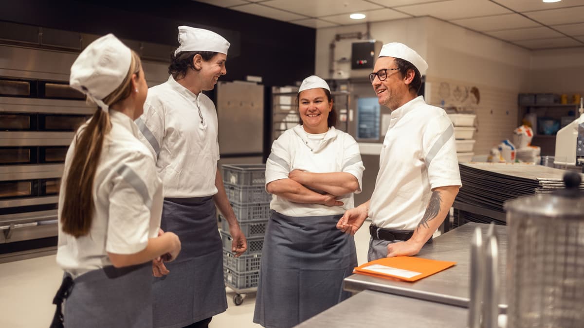 Mitarbeitende in der Hausbäckerei