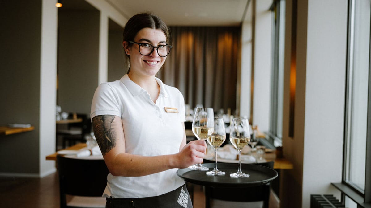 Lernende Restaurantfachfrau