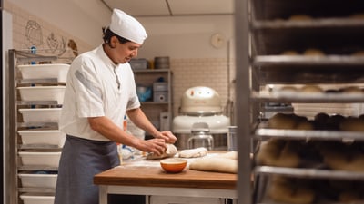 Supermarkt_Hausbäckerei_Brotbacken