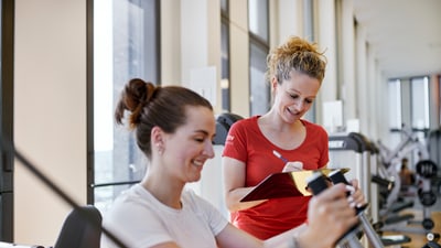  Fitnessinstruktion am Gerät 