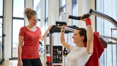  Fitnessinstruktion am Gerät