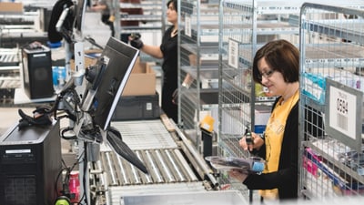 Mitarbeiterin Logistik