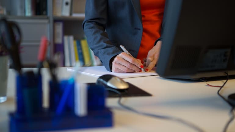 Mitarbeitende am Arbeitsplatz