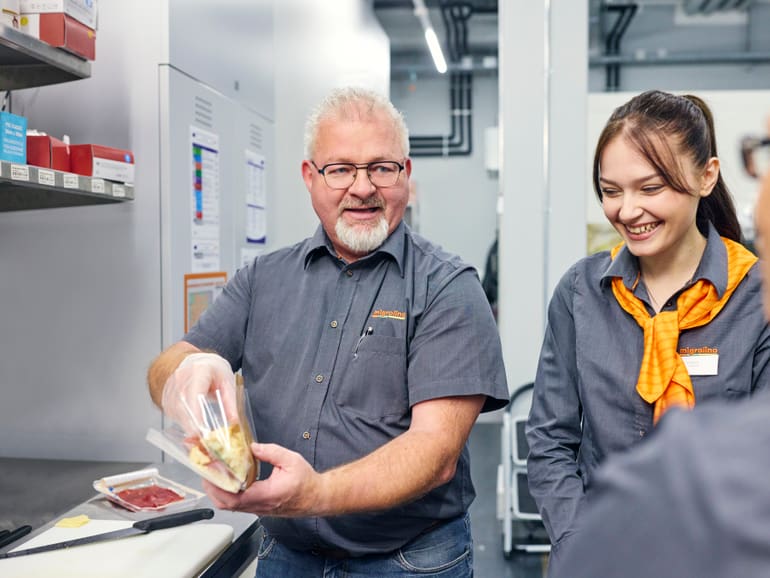 Rene zeigt die neue Sandwich Variante