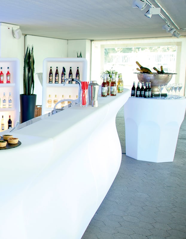Restaurant Seegarten, bar bianco con cocktail
