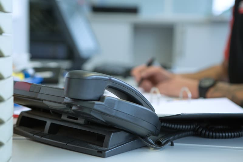 Telefono sulla scrivania