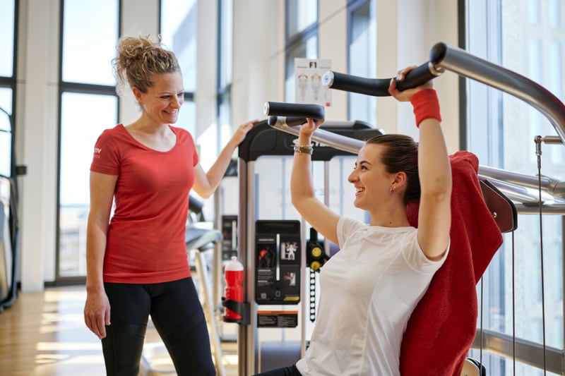  Fitnessinstruktion am Gerät