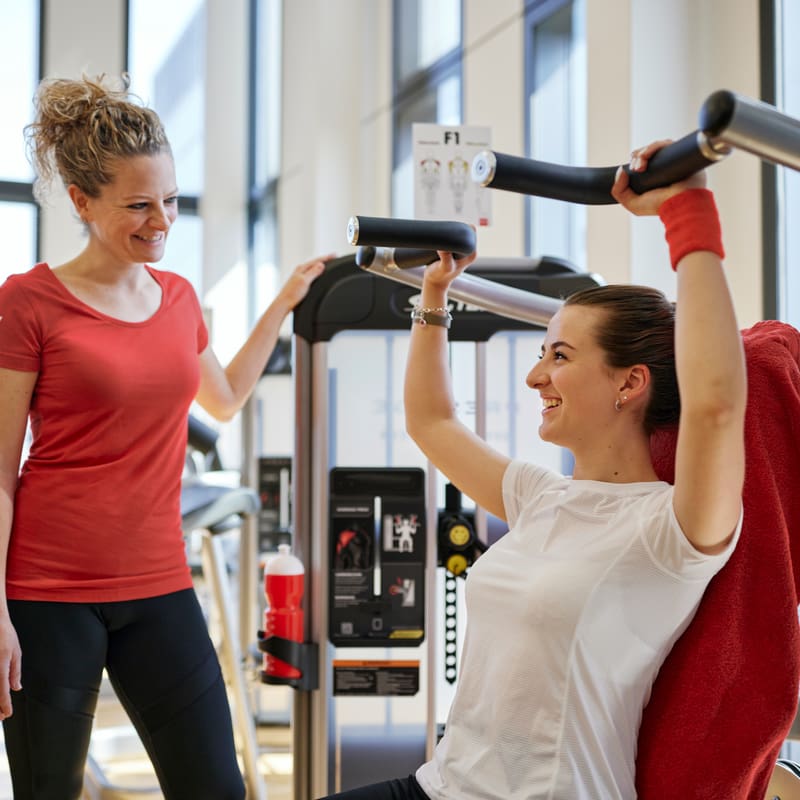  Fitnessinstruktion am Gerät