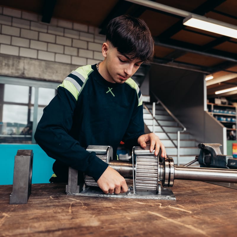 MVB_Lehrberuf_Produktionsmechaniker*in EFZ