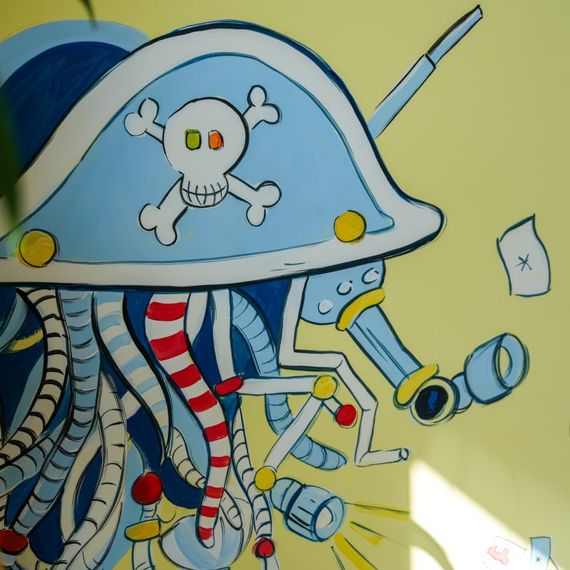 Piraten-Oktopus mit Roboter-Armen