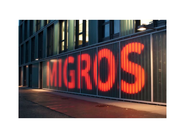 Façade avec logo Migros
