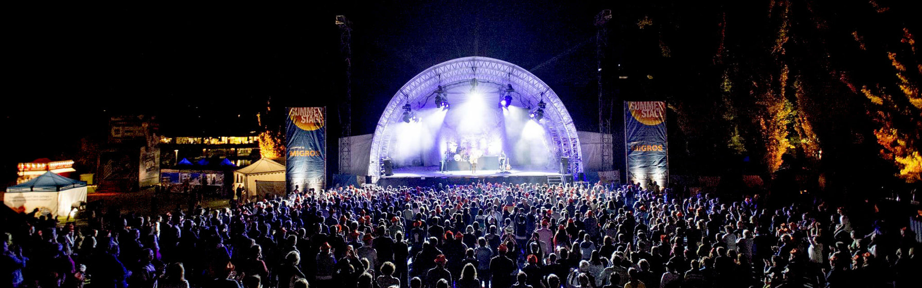 Sicht auf die Konzertbühne Summerstage